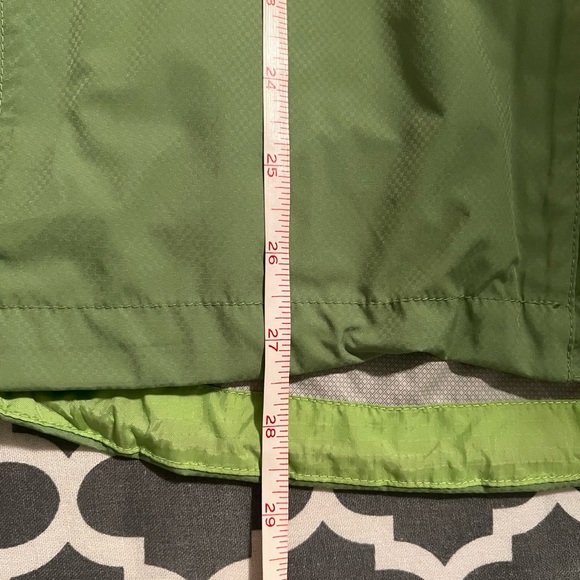 Marmot women’s size Large light green unlined hooded jacket. Very good condition - Picture 9 of 13